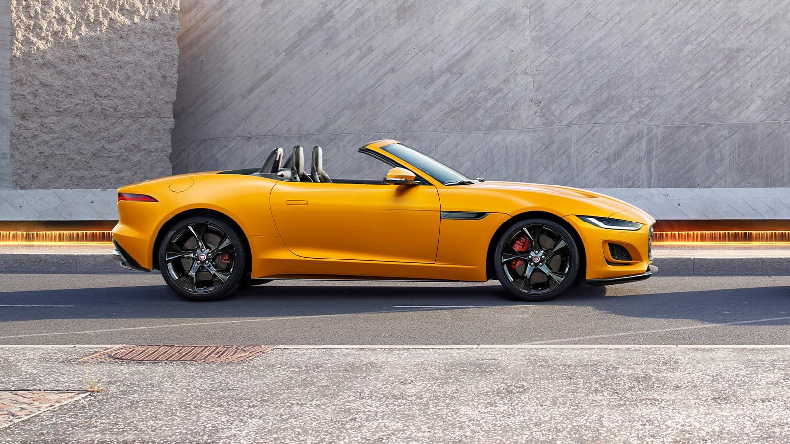 Jaguar F-Type a Imola: l’auto sportiva di lusso